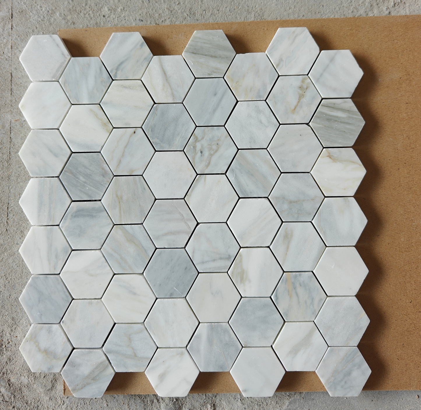 4CM HEXAGON CALACATTA MANHATTAN HONED