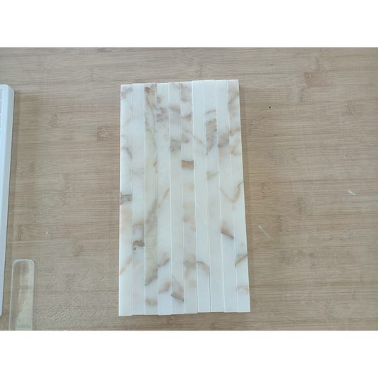 5/8" x 12" MOLDING LINER CALACATTA VAGLI HONED