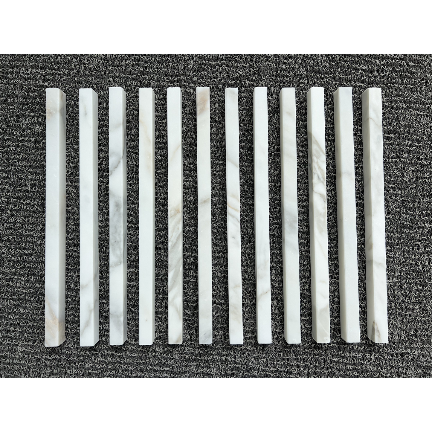 5/8" x 12" MOLDING LINER CALACATTA GOLD HONED