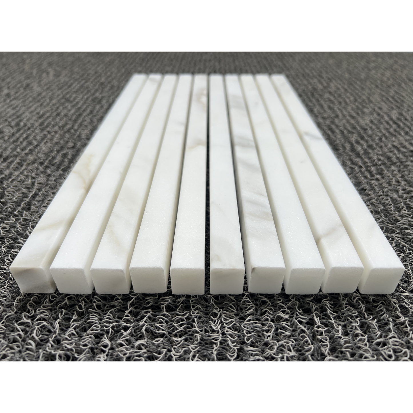 5/8" x 12" MOLDING LINER CALACATTA GOLD HONED